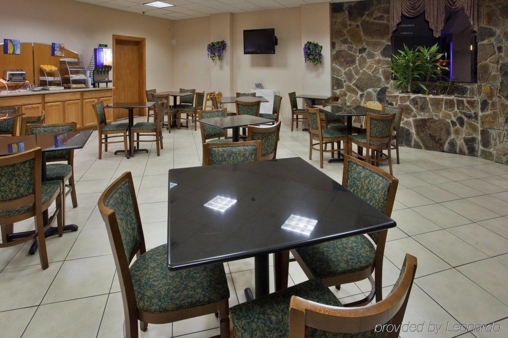 Clarion Pointe Jacksonville Near Camp Lejeune Restaurant photo